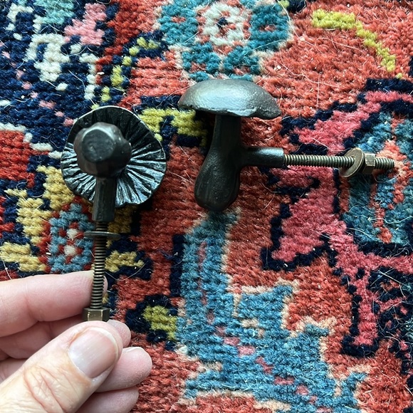 20% OFF BUNDLES! Furniture/Cabinet  Drawer/Door Knobs. 3 Mushroom & 1 Crystal. - Picture 3 of 14